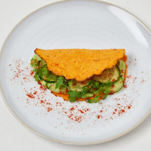 Zwei knusprige Gem&uuml;setaler im Glas, Meal-Prep-geeignet