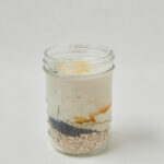 Zitronen Mohn Overnight Oats im Einmachglas mit Zitronensaft-Schicht, Zubereitungsschritt