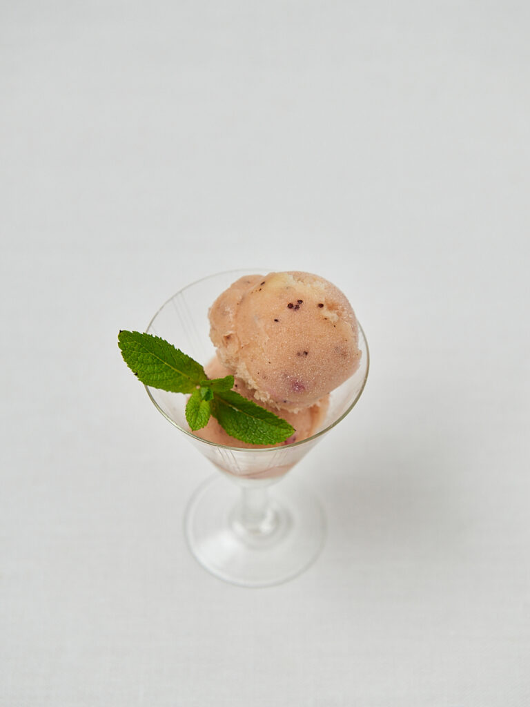 Vegane Kiwi Nice Cream mit frischer Minze – natürlich süßes Sommerrezept